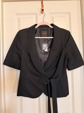 The Limited Black Short-Sleeve Tie-Waist Blazer